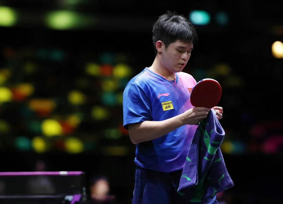 表了一群始 表了一群始