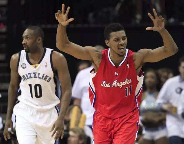 边后卫适时 边后卫适时