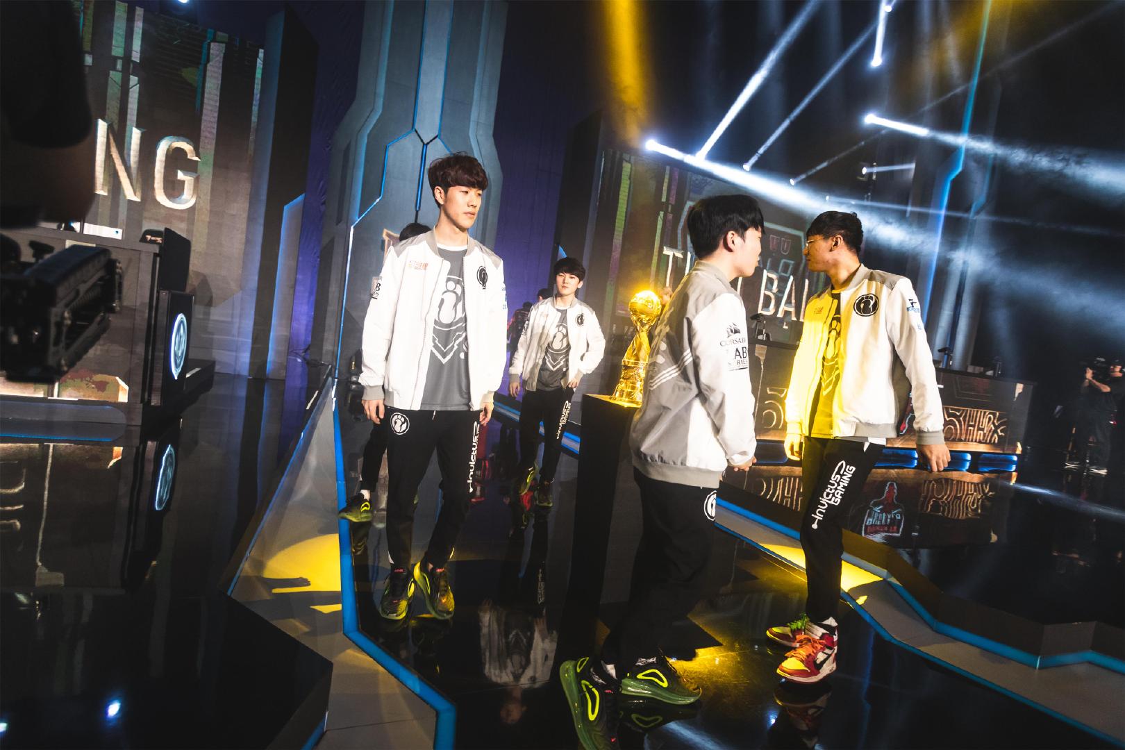 的两手性 的两手性